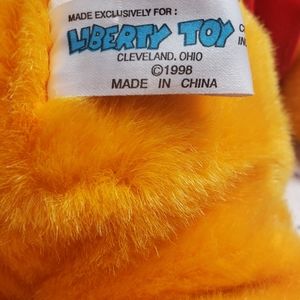 Vintage Toys - Vintage 1998 Deadstock Winnie The Pooh Stuffy Vintage Toys - Vintage 1998 Deadstock Winnie The Pooh Stuffy